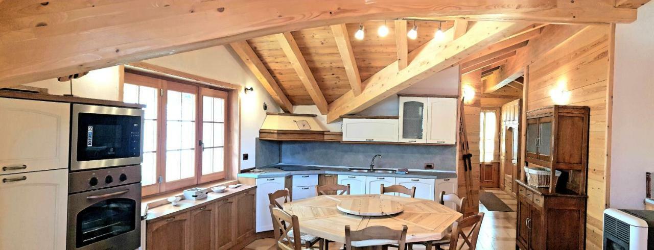 Casa Vacanza In Tipico Chalet Di Montagna Villa Varzo Luaran gambar